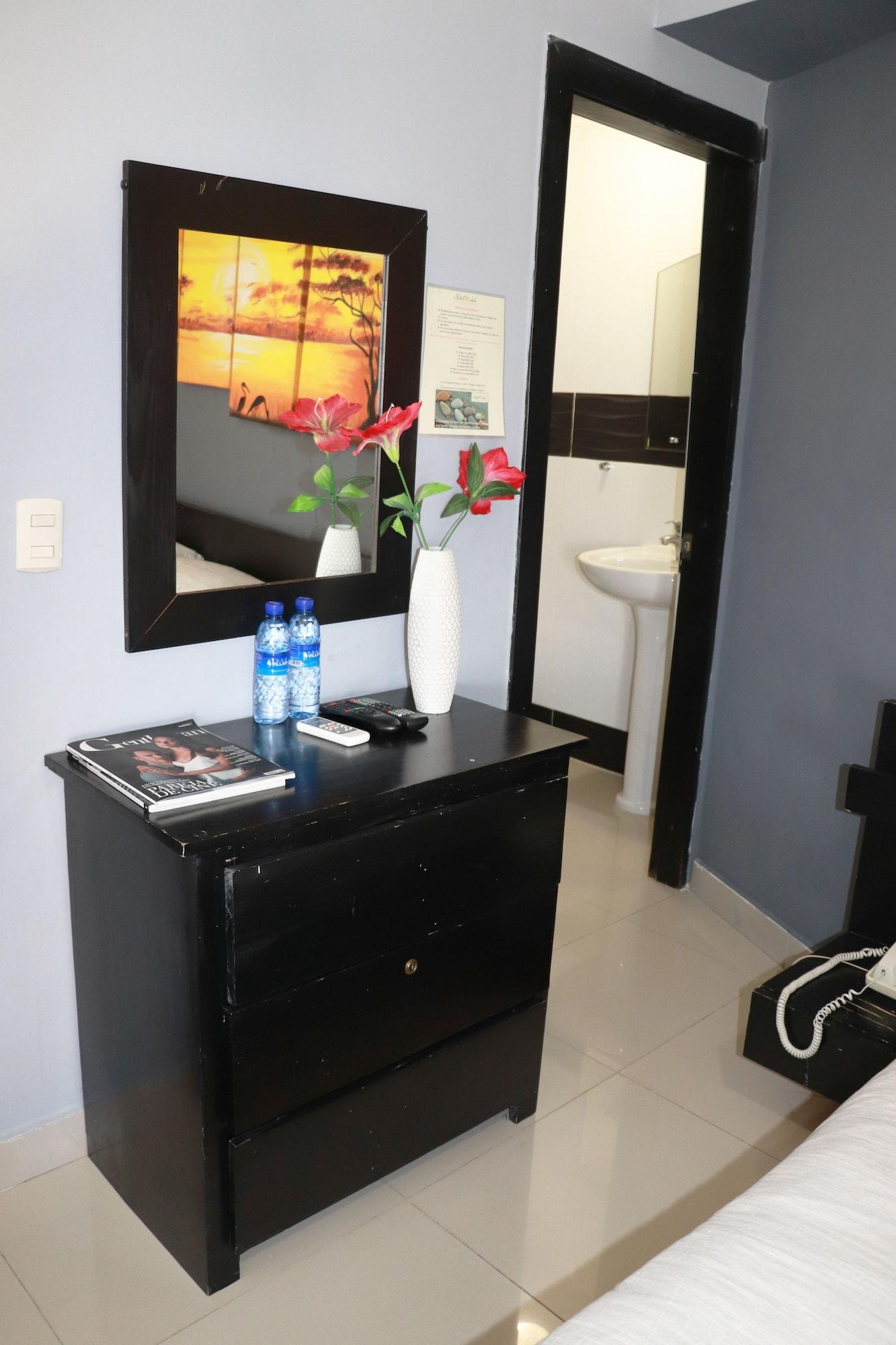 Hotel Merey Санто Доминго Екстериор снимка
